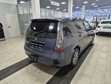 Mitsubishi Grandis, 2004г, полный привод, механика