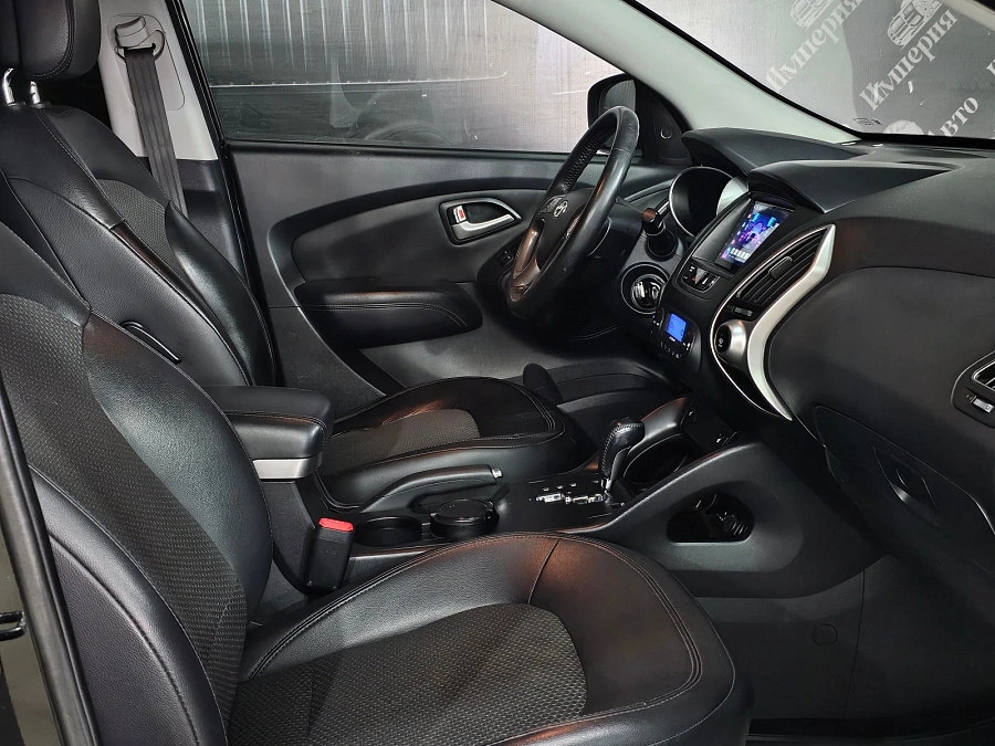 Hyundai ix35, 2012г., передний привод, автомат