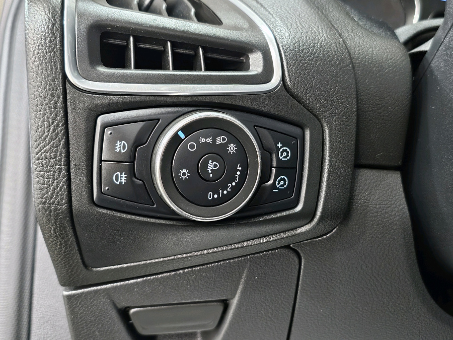 Ford Focus, 2011г., передний привод, робот