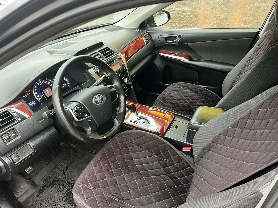 Toyota Camry, 2012г., передний привод, автомат