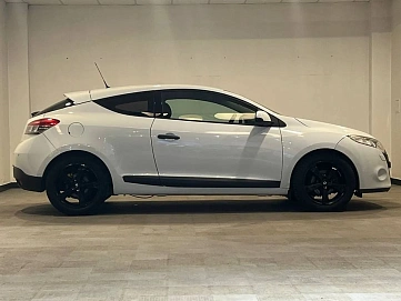 Renault Megane, 2011г, передний привод, автомат