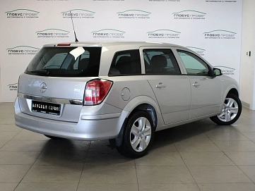 Opel Astra, 2011г, передний привод, механика