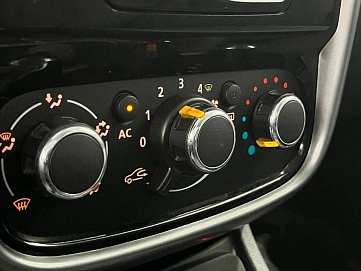 Renault Duster, 2013г, передний привод, автомат
