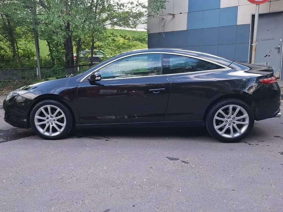 Renault Laguna, 2011г., передний привод, автомат