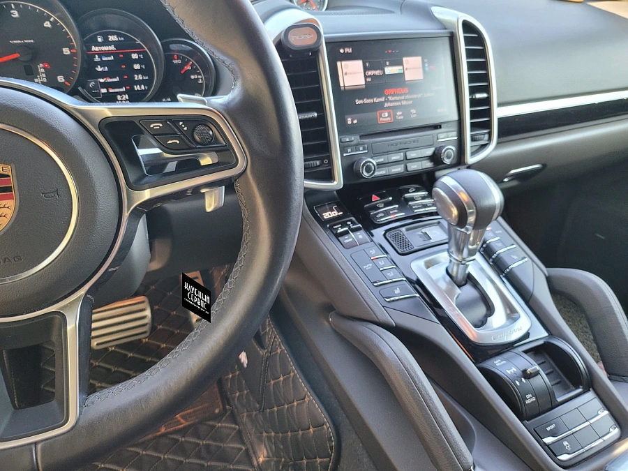 Porsche Cayenne, 2016г., полный привод, автомат