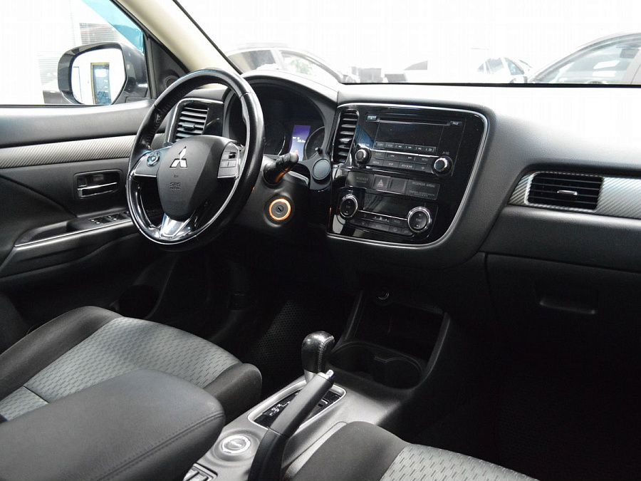 Mitsubishi Outlander, 2015г., полный привод, вариатор