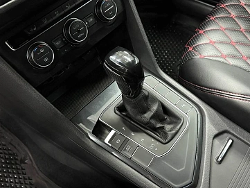 Volkswagen Tiguan, 2020г, полный привод, робот