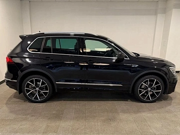 Volkswagen Tiguan, 2019г, передний привод, автомат