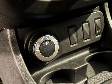 Renault Duster, 2016г, передний привод, автомат