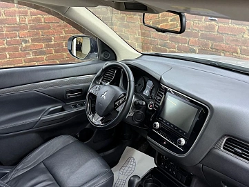 Mitsubishi Outlander, 2021г, полный привод, вариатор