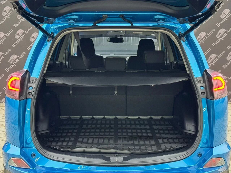 Toyota RAV4, 2016г., полный привод, вариатор