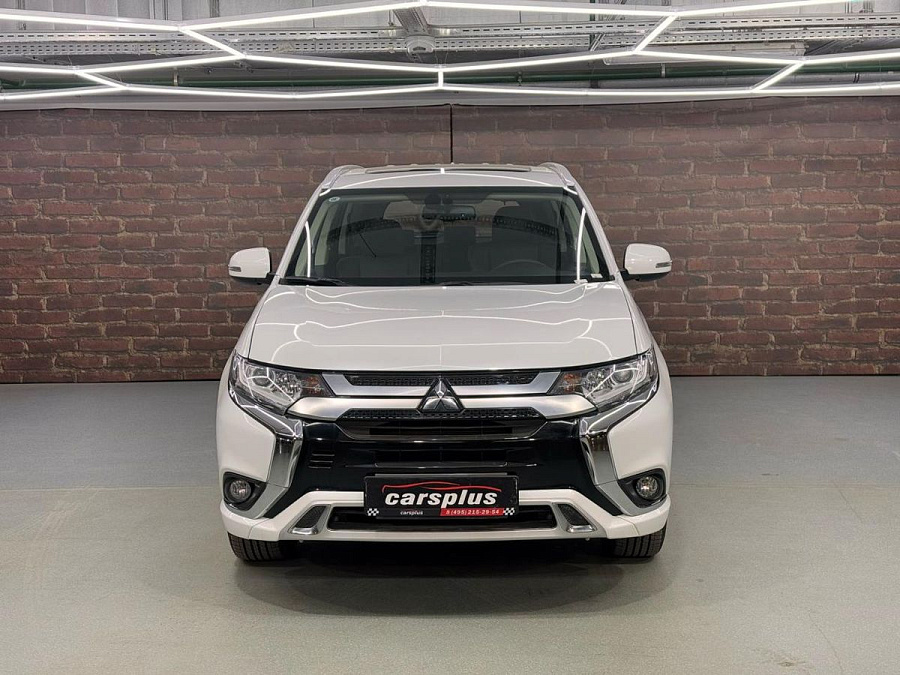 Mitsubishi Outlander, 2022г., передний привод, вариатор