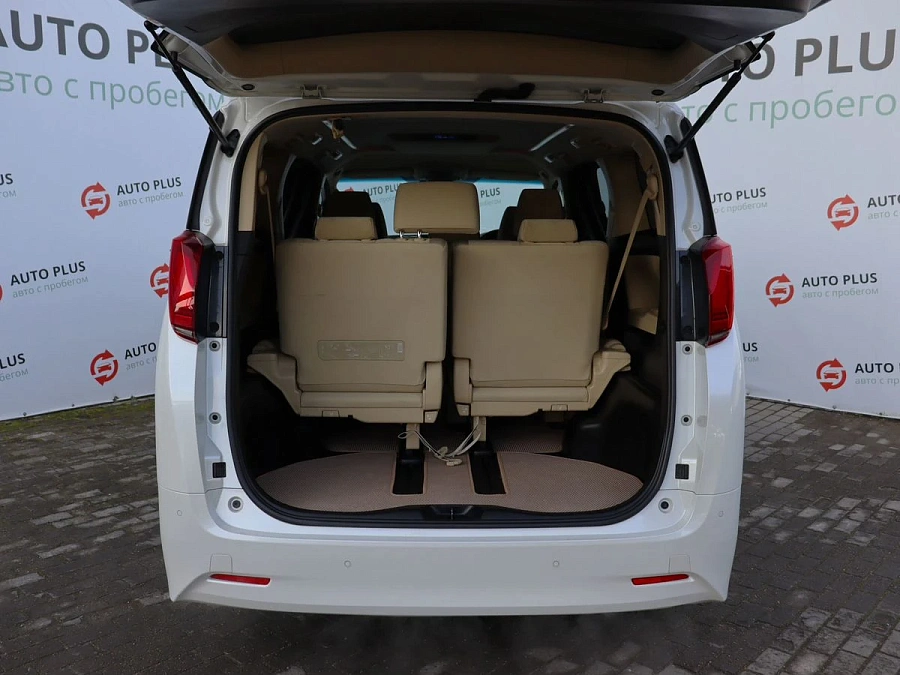 Toyota Alphard, 2019г., полный привод, вариатор
