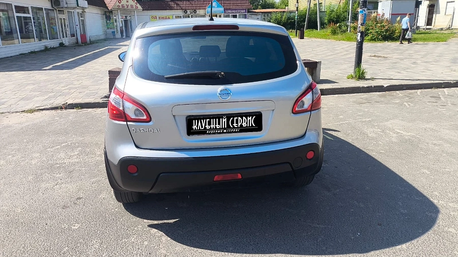 Nissan Qashqai, 2011г., передний привод, вариатор