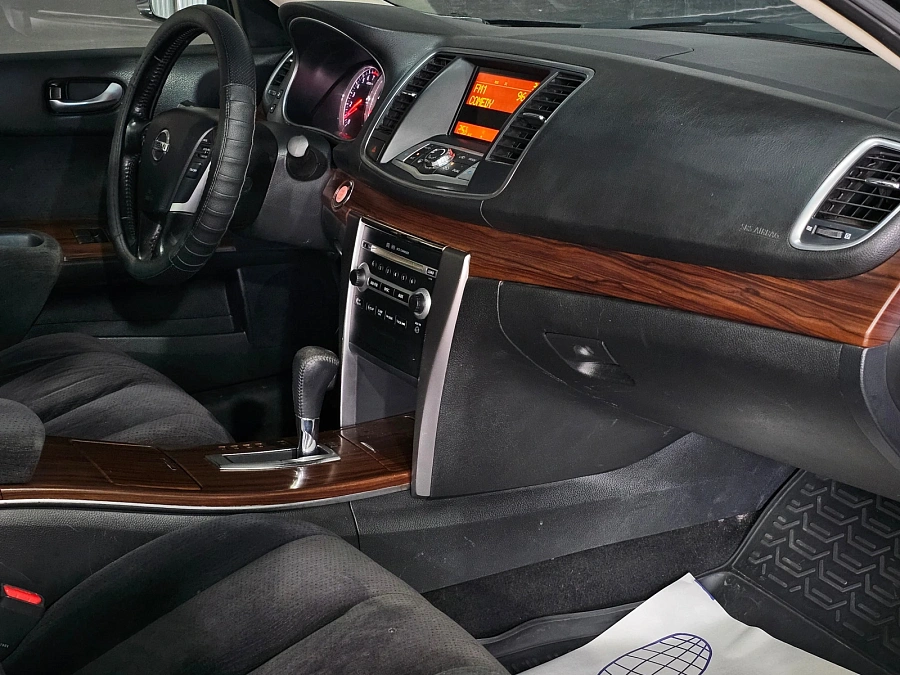 Nissan Teana, 2011г., передний привод, вариатор