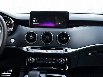 Kia Stinger, 2023г, полный привод, автомат