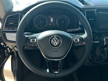 Volkswagen Multivan, 2017г, передний привод, робот
