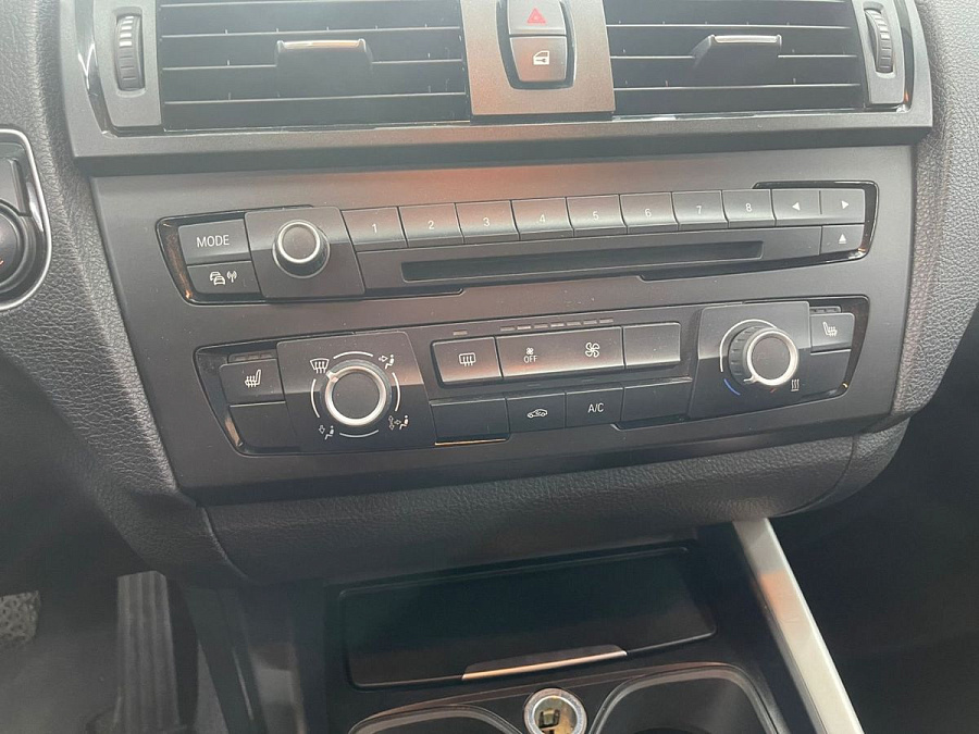BMW 1 серии, 2013г., задний привод, автомат