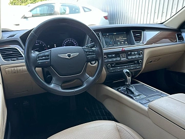 Hyundai Genesis, 2016г, задний привод, автомат