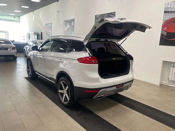 Geely Atlas, 2018г, полный привод, автомат