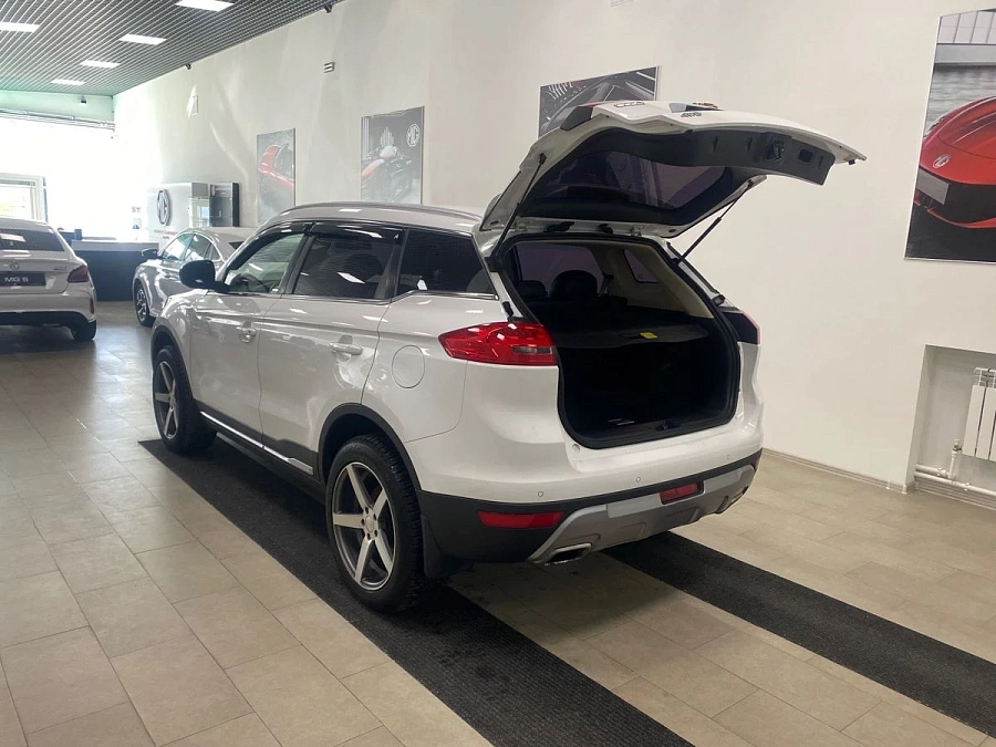 Geely Atlas, 2018г., полный привод, автомат