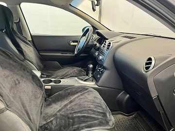 Nissan Qashqai, 2009г, передний привод, механика