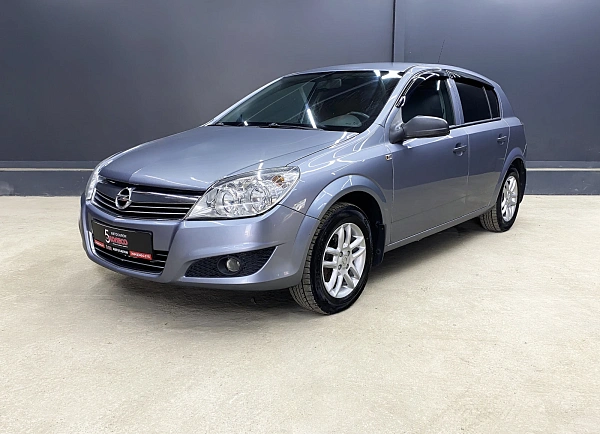 Opel Astra, 2008г., передний привод, робот