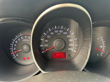 Kia Rio, 2015г, передний привод, механика