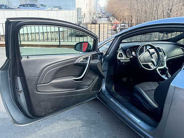 Opel , 2012г., передний привод, автомат