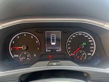 Volkswagen T-Roc, 2022г, передний привод, робот