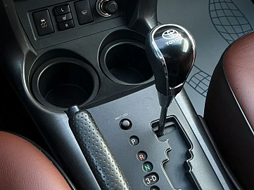 Toyota RAV4, 2011г, полный привод, автомат