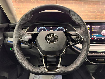 Skoda Octavia, 2024г, передний привод, робот