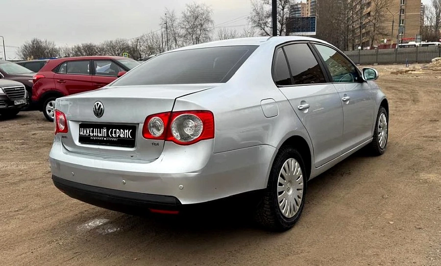 Volkswagen Jetta, 2008г., передний привод, робот