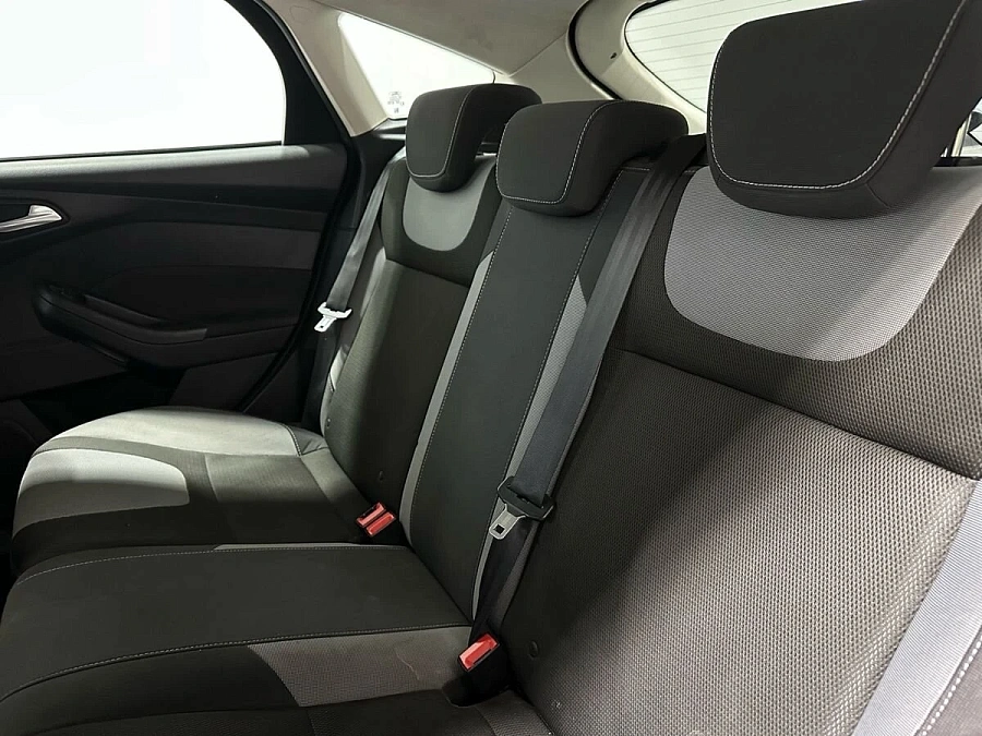 Ford Focus, 2011г., передний привод, робот