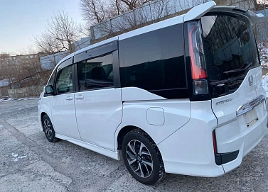 Honda Stepwgn, 2019г, передний привод, вариатор