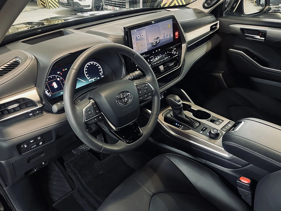 Toyota Highlander, 2025г., полный привод, автомат