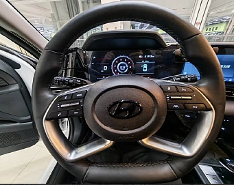 Hyundai Elantra, 2022г, передний привод, вариатор