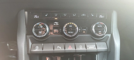 Skoda Karoq, 2020г, передний привод, автомат