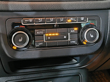 Volkswagen Tiguan, 2013г, передний привод, робот