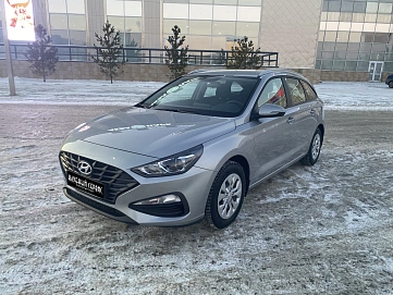 Hyundai i30, 2022г, передний привод, автомат
