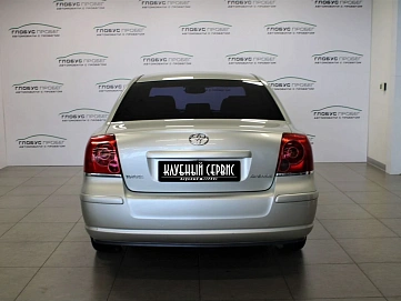 Toyota Avensis, 2005г, передний привод, механика