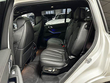 BMW X7, 2023г, полный привод, автомат