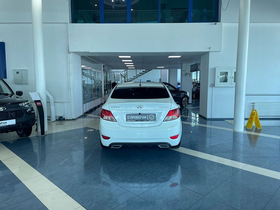 Hyundai Solaris, 2013г., передний привод, автомат