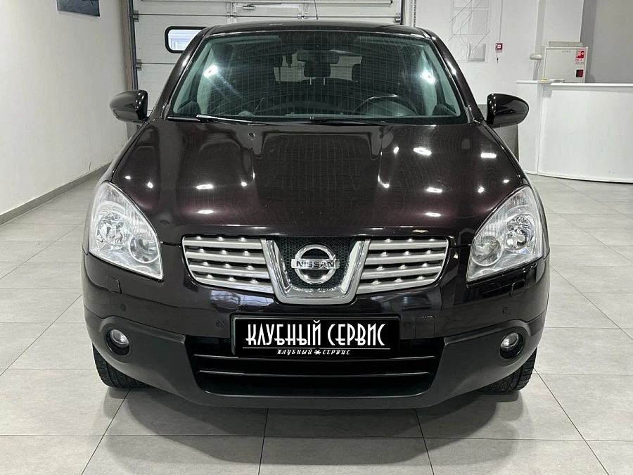 Nissan Qashqai, 2009г., передний привод, вариатор