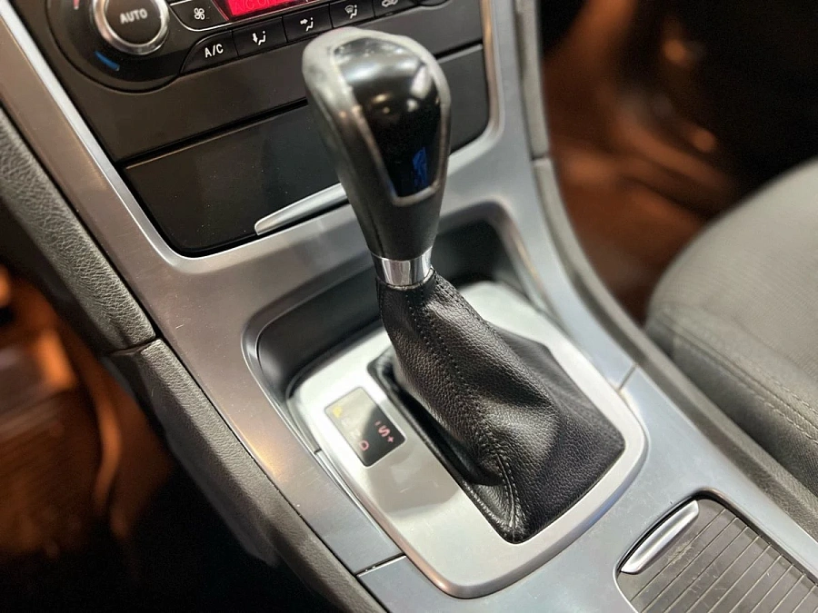 Ford Mondeo, 2012г., передний привод, автомат