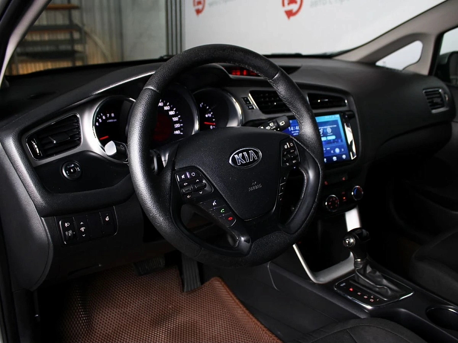 Kia Ceed, 2013г., передний привод, автомат