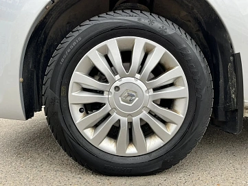 Renault Logan, 2015г, передний привод, автомат