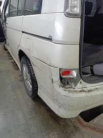 Toyota ISis, 2011г, полный привод, вариатор