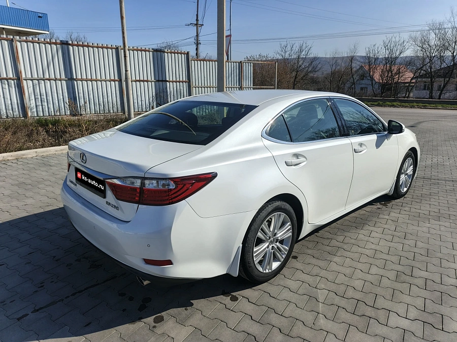 Lexus ES, 2013г., передний привод, автомат