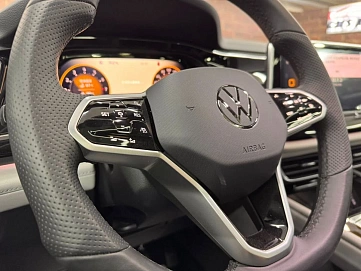 Volkswagen Teramont, 2023г, полный привод, робот